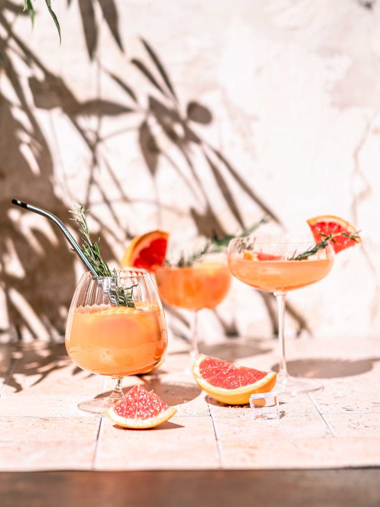 Cocktail photographié en lumière dure